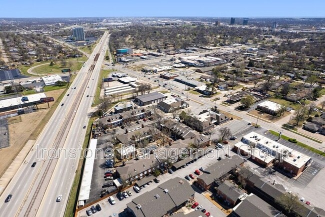 Building Photo - 4523 E 31st St