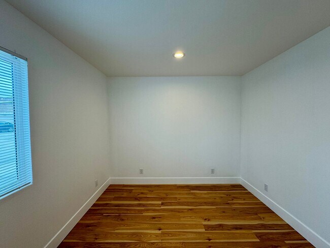 Building Photo - Large & Newly Constructed 1 bed 1 Bath Apartment for Rent In Los Alamitos!