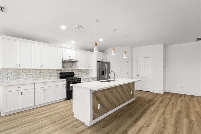 Building Photo - 1508 Lochaline Loop