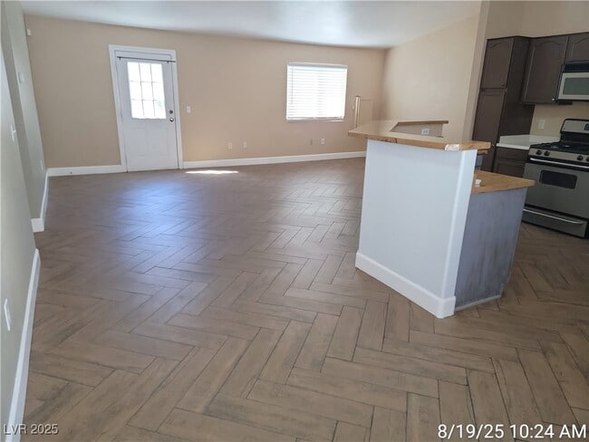Building Photo - 5250 Panguitch Dr
