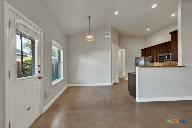 Building Photo - 388 E Faust St