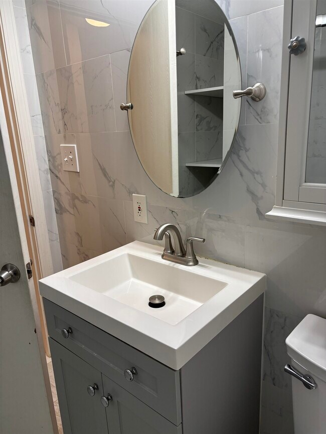 Building Photo - 7 Swiftwater Dr