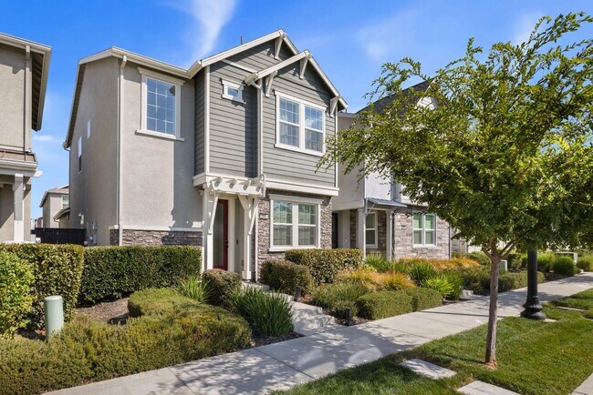Building Photo - 2941 Grassy Bank Ave