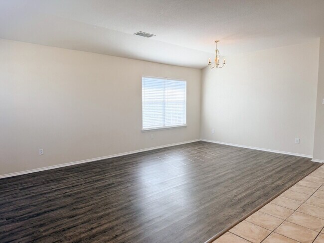 Building Photo - Charming 3-Bedroom, 2-Bath in Grand Prairie!