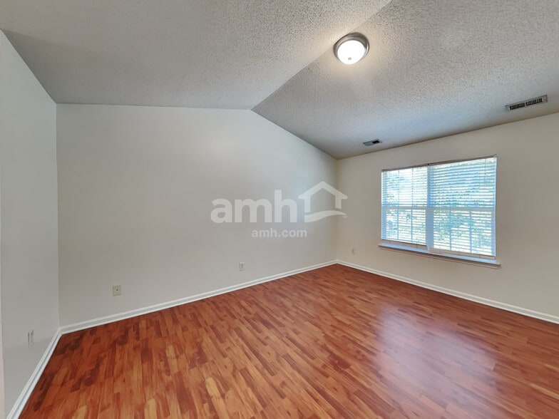 Building Photo - 8820 Cornwall St