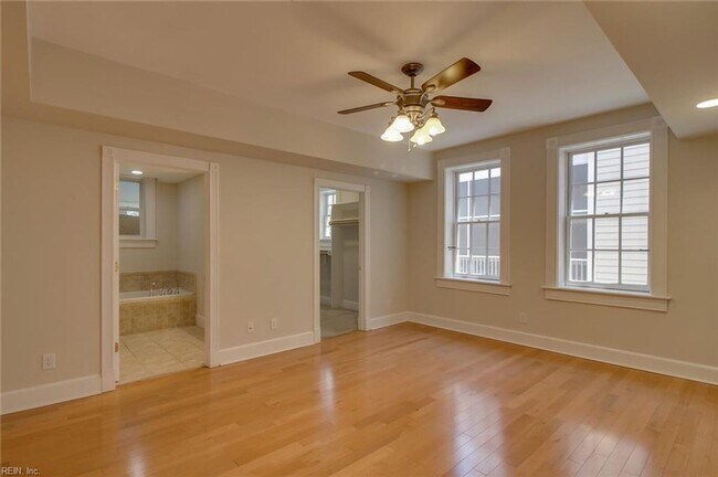 Building Photo - Ghent