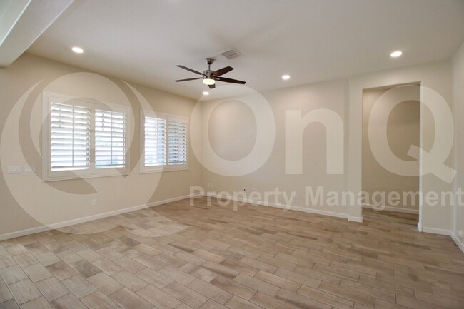 Building Photo - 4984 S Leisure Way