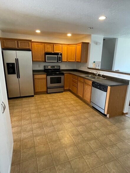 Kitchen - 152 Alydar Dr