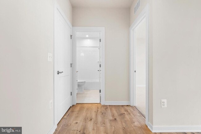 Building Photo - 44487 Wolfhound Sq