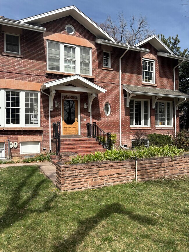 Building Photo - 725 Corona St