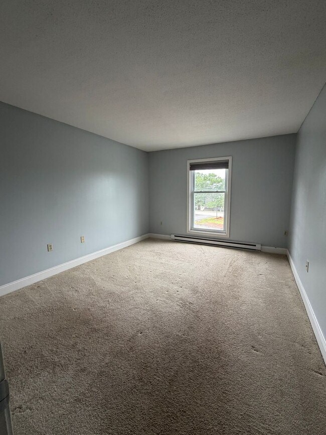 Building Photo - Deer Haven Preserve 2 bed, 1 bath 3rd floor unit