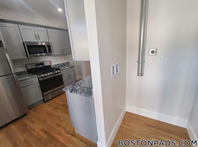 Building Photo - 17 Verrill St