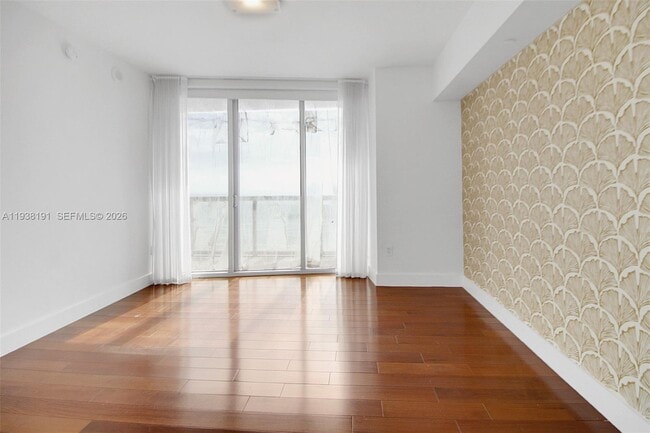 Building Photo - 495 Brickell Ave