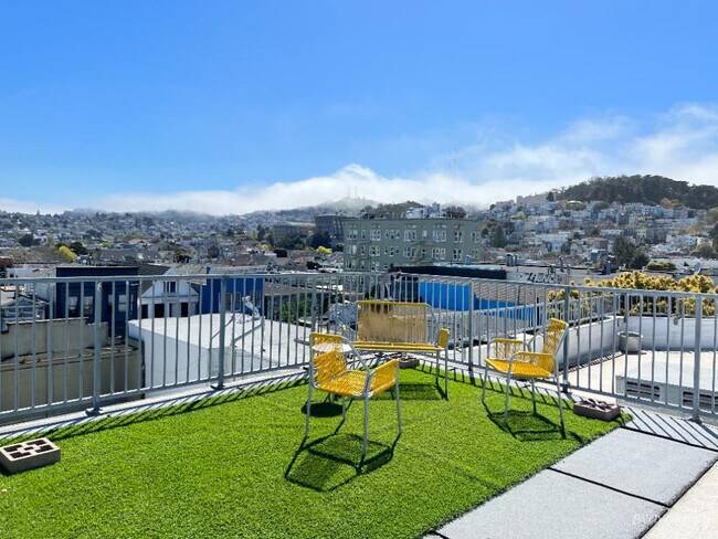 Building Photo - 560 Haight St