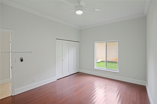 Building Photo - 720 Cypress Pointe Dr W