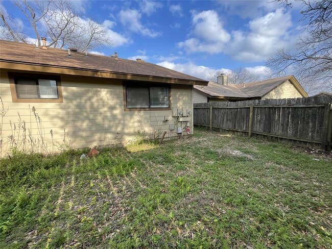 Building Photo - 12900 Hymeadow Dr