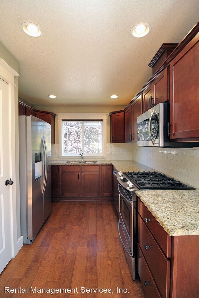 Building Photo - 3 br, 2.5 bath House - 866 N Farragut St