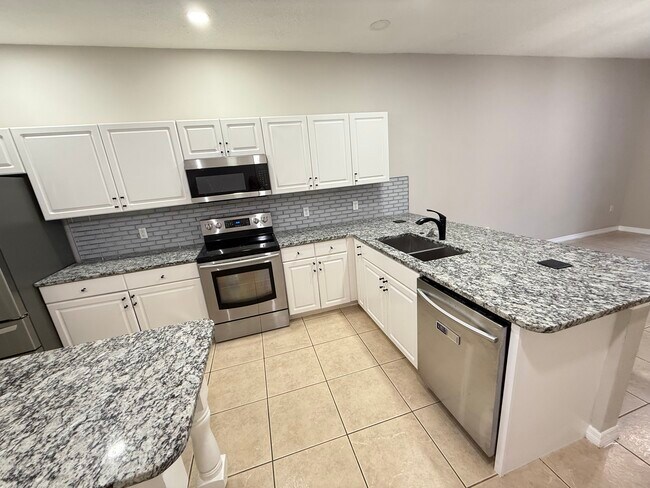 Building Photo - 3421 Home Town Ln