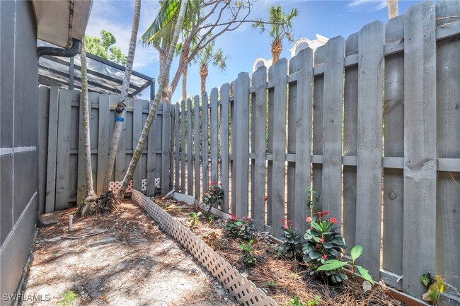 Building Photo - 790 Meadowland Dr