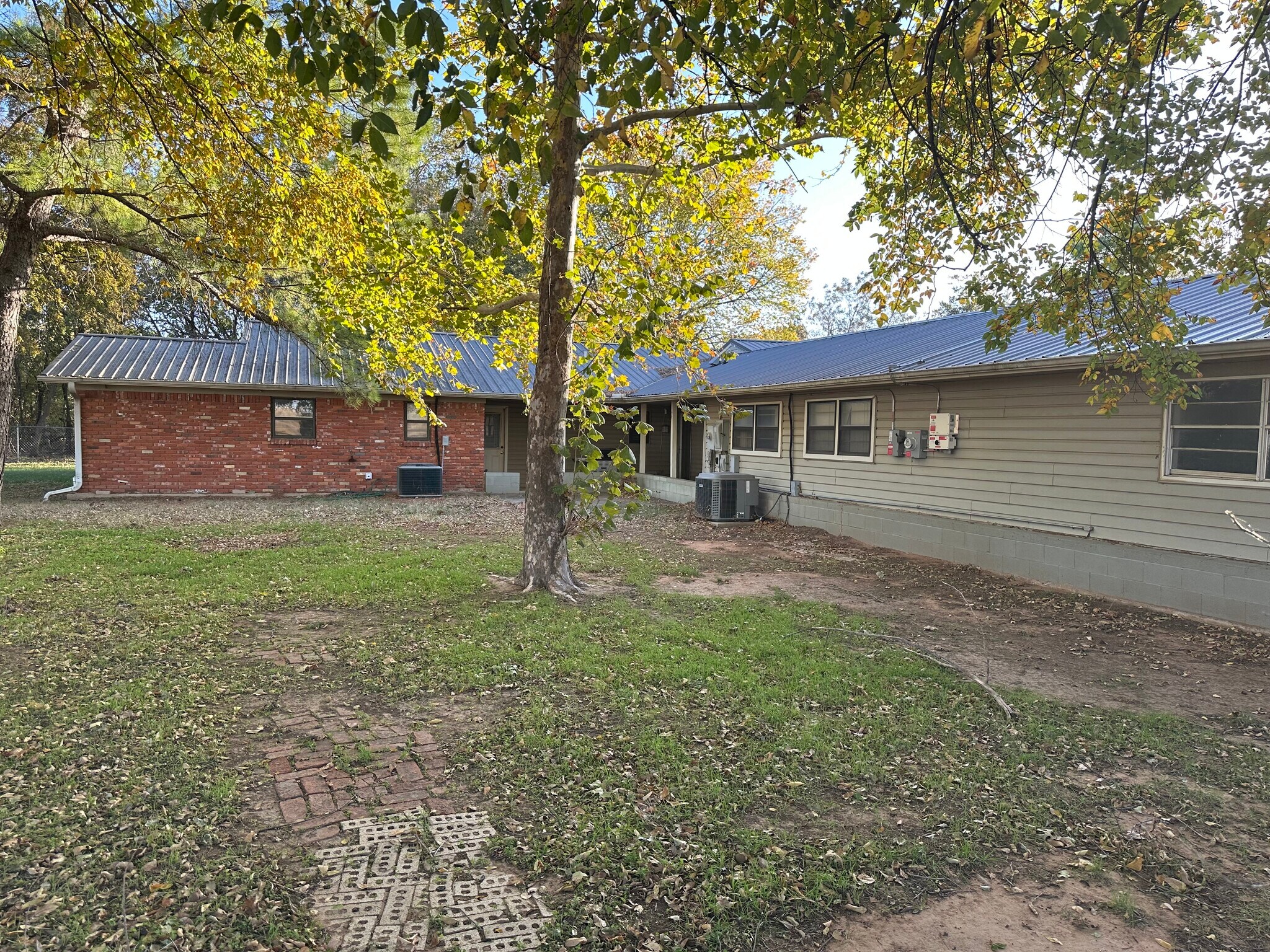 Building Photo - 13520 NW Cache Rd