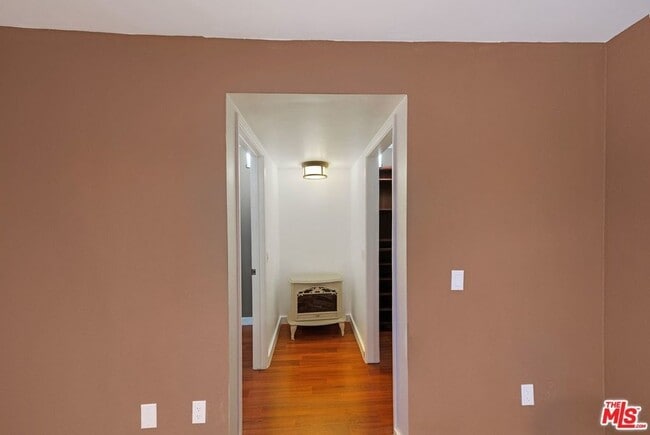 Building Photo - Furnished (also available unfurnished - please inquire) 3-Bedroom Townhome in a Gated Palm Spring...