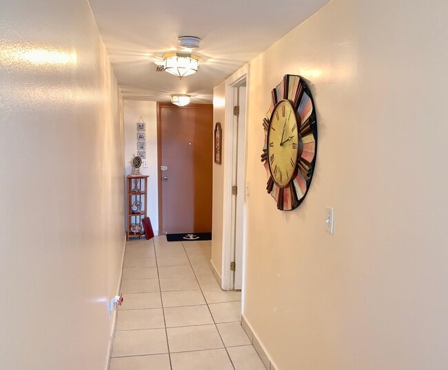 Building Photo - 145 S Ocean Ave