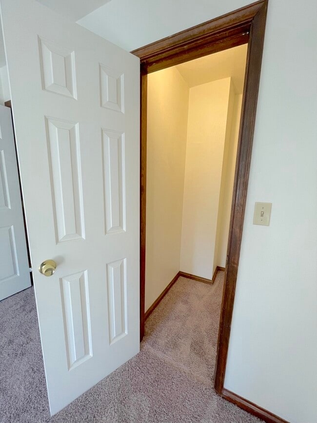 Building Photo - 5523 Gates Landing Rd