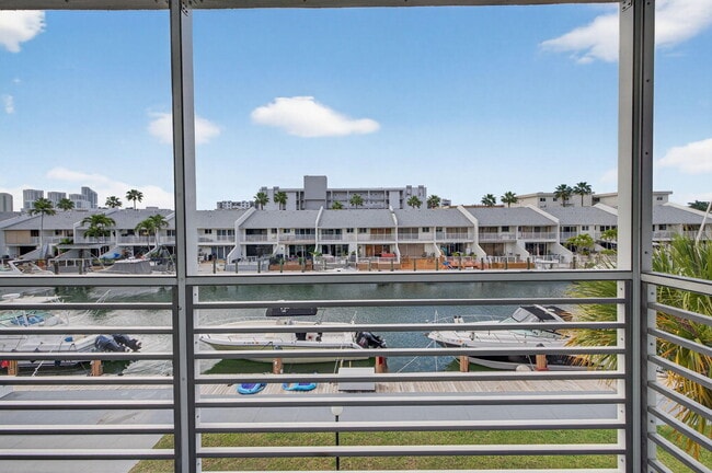 Building Photo - 3550 NE 169th St