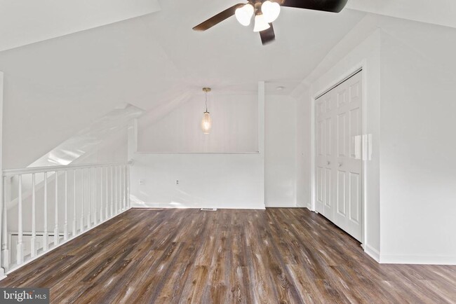 Building Photo - 6608 Beach Dr