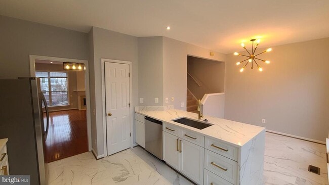 Building Photo - 47682 Sandbank Square