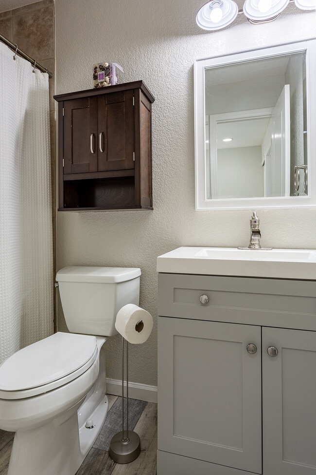 Building Photo - 15955 Golden Eye Ct