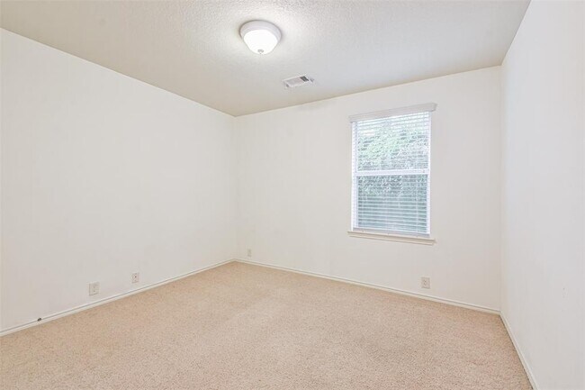 Building Photo - 2 Tidwillow Pl