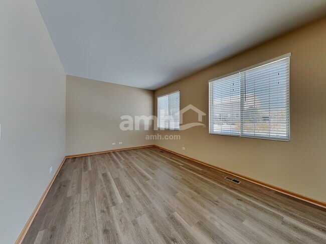 Building Photo - 39861 Waterloo Dr