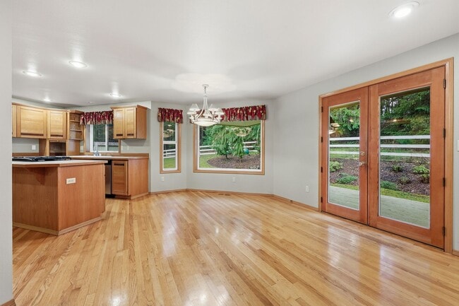 Building Photo - Move in ready! 3 bed, den, 2 bath rambler on 4.62 acres with pasture in Tumwater School District.