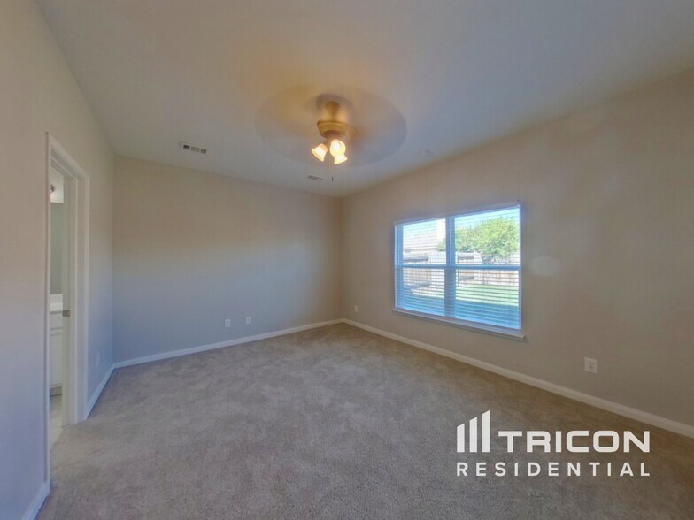 Building Photo - 6173 Chalk Hollow Dr