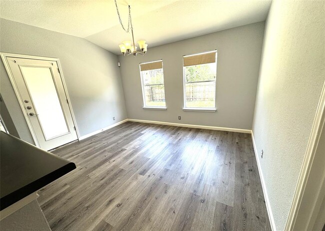 Building Photo - 5019 Cleves St
