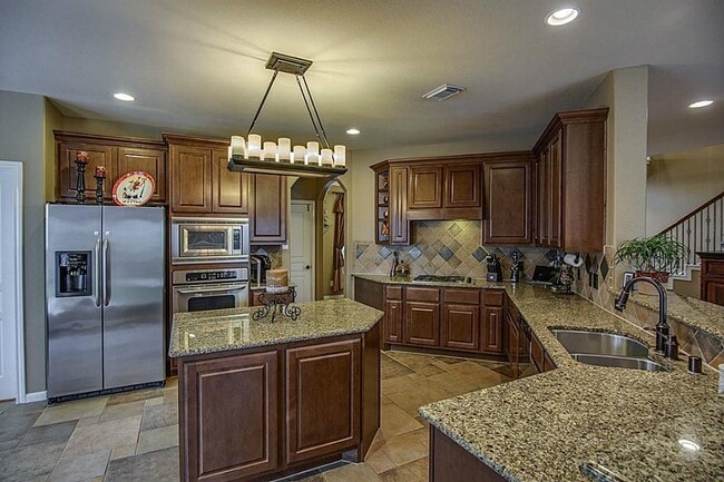 Building Photo - 9422 Cheslyn Ct