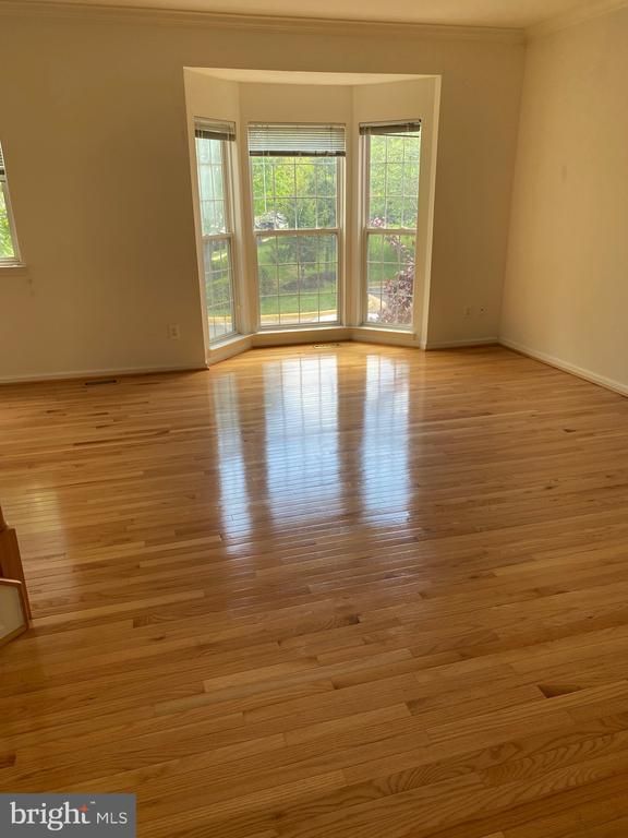 Building Photo - 2560 Belcroft Pl