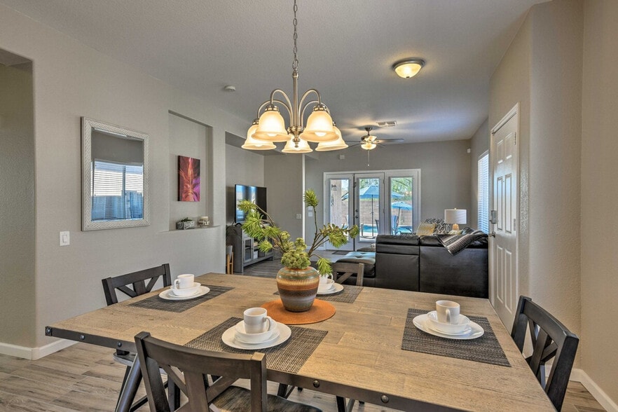 Building Photo - 8226 S Hidden Trail Ct