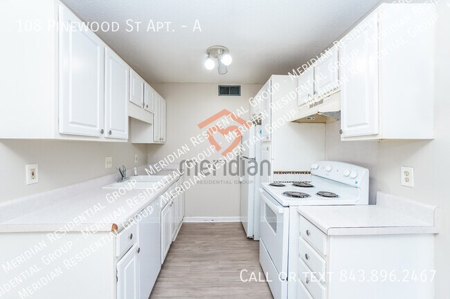 Building Photo - 108 Pinewood St