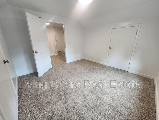 Building Photo - 711 N 30th St