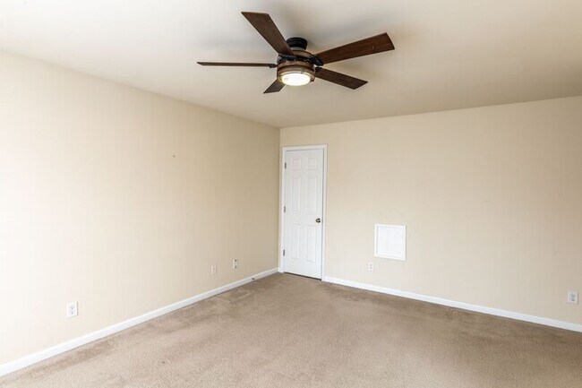 Building Photo - 2455 N Berkshire Rd