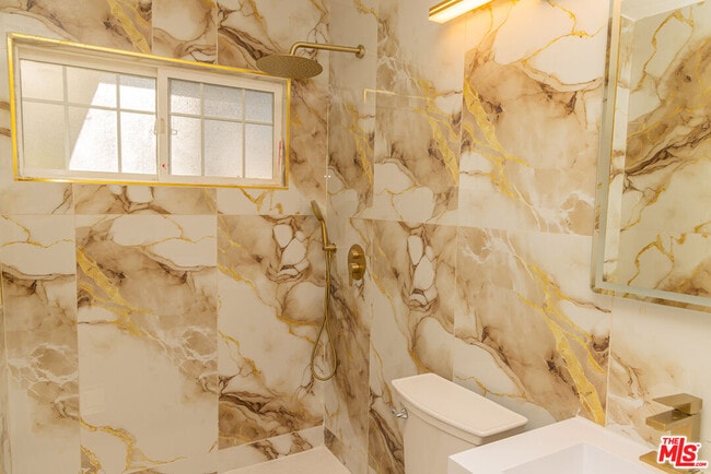 Building Photo - 5604 Valley Circle Blvd