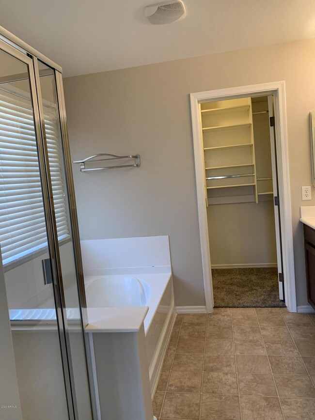 Building Photo - 3854 E Sabra Ln