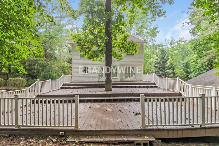 Building Photo - 244 Dene Dr