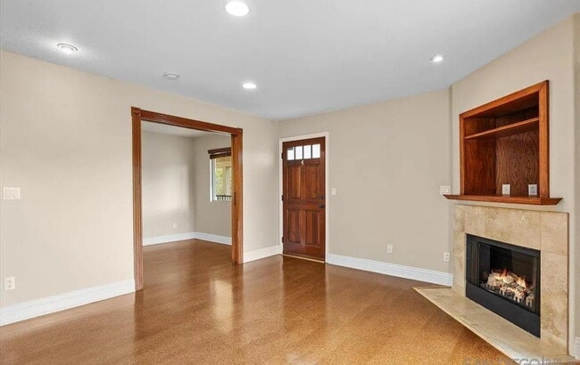 Building Photo - "Chic 1-Bedroom Retreat with Modern Comfor...