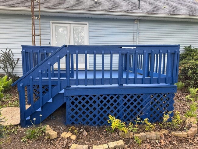 Building Photo - 6022 Clover Ln
