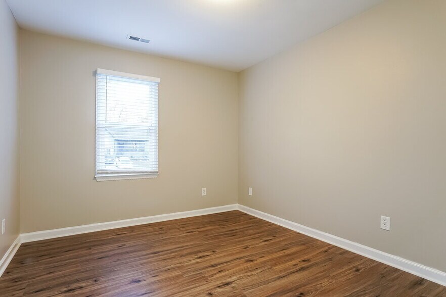Building Photo - 2821 Clerkenwell Way