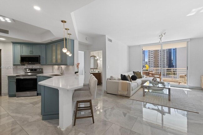 Building Photo - 888 Brickell Key Dr