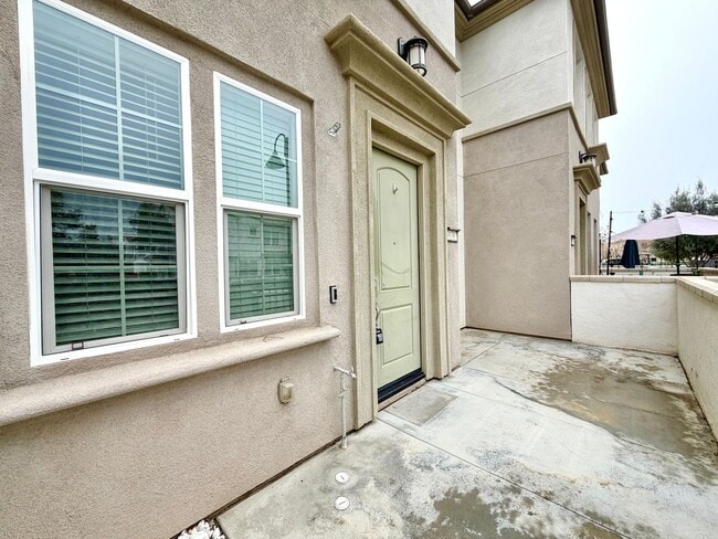 Building Photo - 2 bedroom 2.5 Bathroom Home with a LOFT located in the heart of Menifee!